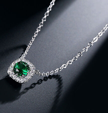 Monemel Yeşil Kristal Taşlı Kolye  (Altın Kaplama)