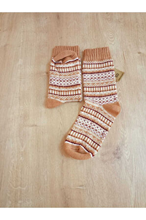 HAVLULU KIŞLIK YUMUŞAK SICAK YILBAŞI MOTİF DESENLİ ETNİK KADIN ÇORABI PAMUKLU KAHVE BEYAZ ÇORAP