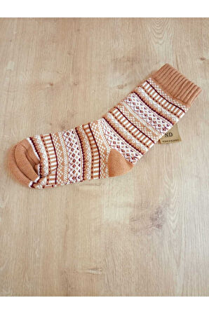 HAVLULU KIŞLIK YUMUŞAK SICAK YILBAŞI MOTİF DESENLİ ETNİK KADIN ÇORABI PAMUKLU KAHVE BEYAZ ÇORAP