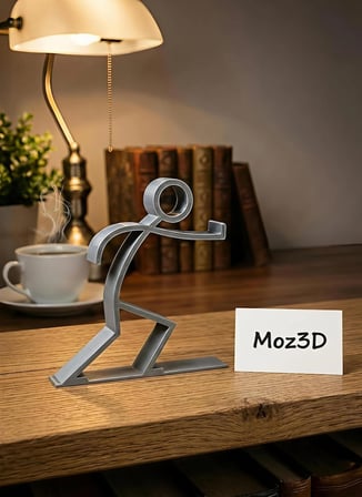 Dinamik Figürlü Kitap Tutucu – Modern ve Eğlenceli Tasarım