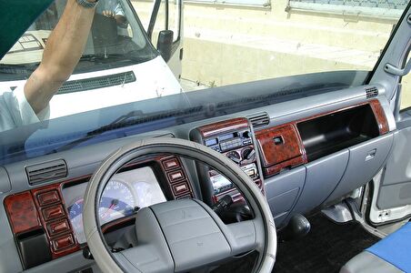 Meriç® Mitsubishi Fuso Center Ön Torpido Kaplama 36 Parça 2005-›