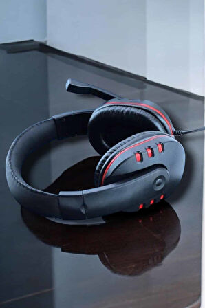 Güçlü Bass ve Suya Dayanıklı Kablolu Oyuncu Kulaklığı ile Kesintisiz Deneyim