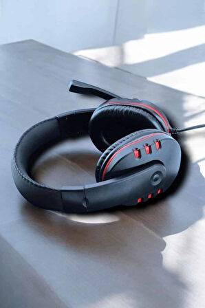 Yüksek Ses Kalitesi ve Aktif Gürültü Engelleme Özellikli Kablolu Mikrofonlu Kul