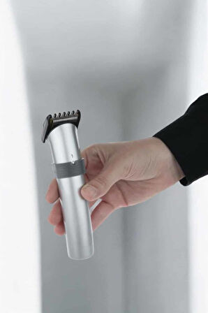 4 Taraklı Profesyonel Şarjlı Saç ve Sakal Kesme Tıraş Makinesi Seti