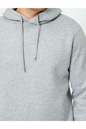 Uzun Kollu Kapüşonlu Sweatshirt