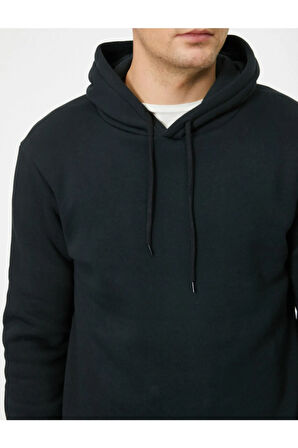 Uzun Kollu Kapüşonlu Sweatshirt