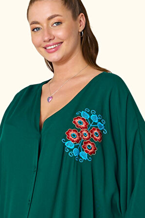 Markano Haki V Yaka Sırtı ve Göğsü Çiçek Nakışlı Cepli Oversize Uzun Gömlek Elbise