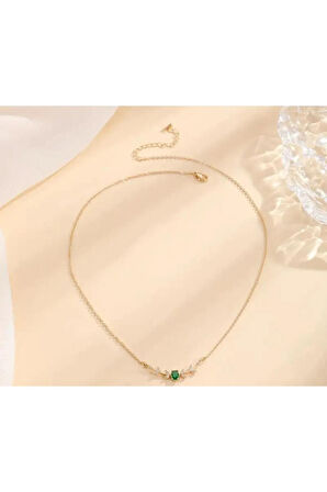 Yaprak Desenli Kolye