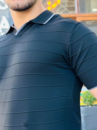 Miron Siyah Kabartma Çizgi Polo Yaka Triko Tişört