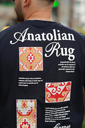 Miron Lacivert Anatolian Rug Sırtı Baskı Detaylı Oversize Kısa Kollu Tişört- 2520