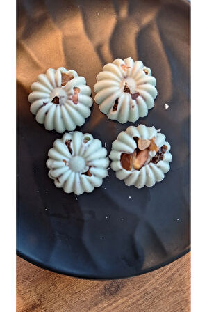 Çiçek Spesiyal Ruby Çikolatalı Hediyelik Çikolata (750 gr)