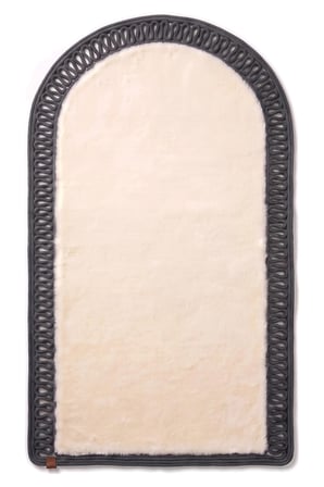 Merplush Mihraplı Peluş Seccade 75x130 cm Süet Taban Yıkanabilir Yumuşak Namaz Halısı
