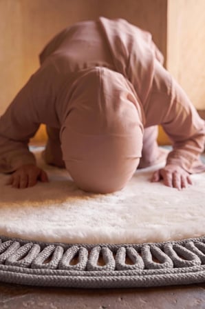 Merplush Mihraplı Peluş Seccade 75x130 cm Süet Taban Yıkanabilir Yumuşak Namaz Halısı