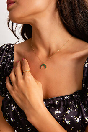 Yeşil Taş Hilal Kolye