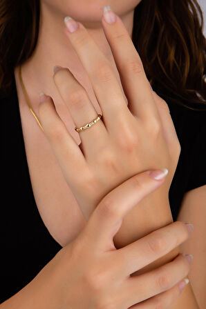 Zarif İşlemeli Yüzük