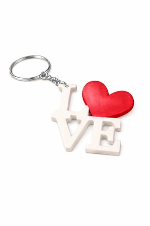 LOVE Yazılı Kalpli Anahtarlık | Romantik Aşk Temalı Anahtar & Çanta Süsü