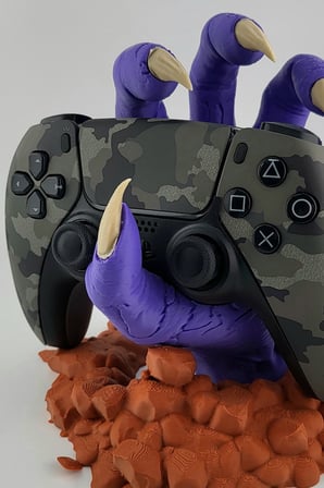 Zombi El Tasarımlı PS5 DualSense Kol Standı – Gamer Dekoratif Konsol Tutucu