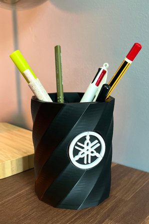 Yamaha Logolu Modern Kalemlik – Masaüstü Kalem Organizer