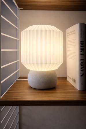 Modern Minimalist Masa Lambası 💡 | Dekoratif Gece Lambası | Sert Plastik Gövde | Şık Tasarım