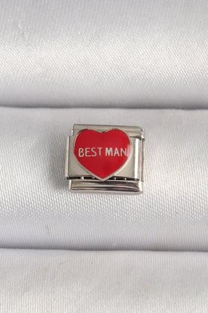 316L Çelik Gümüş Renk 'Best Man' Yazılı Kırmızı Kalp İşlemeli Nomination Charm