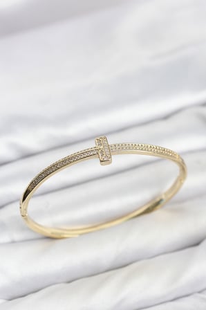 Gold Renk T Model Zirkon Taşlı Kadın Kelepçe Bileklik -MİRAYLİFE