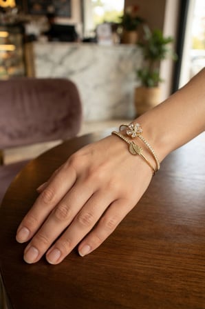 Gold Renk Zirkon Taşlı Çiçek Model Kadın Bileklik -MİRAYLİFE