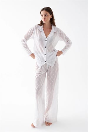 Kadın Beyaz Şeffaf Jakar Düğmeli Pijama Takımı