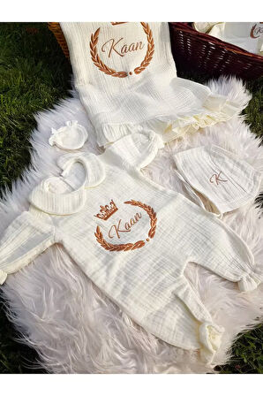 İsim Nakışlı Müslin Bebek Tulumu, Şapka, Eldiven, Battaniye, Yastık, Puset Örtüsü - 6 Parça Set