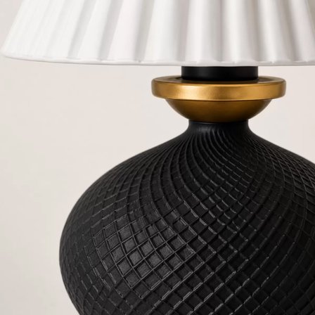 Luxury Tasarımlı Abajur – Yatak Odası ve Çocuk Odası İçin Dekoratif Aydınlatma 31x45 CM Alt Siyah