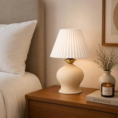 Luxury Tasarımlı Abajur – Yatak Odası ve Çocuk Odası İçin Dekoratif Aydınlatma 31x45 CM Alt Krem