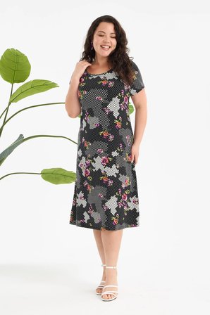 Kadın Siyah Beyaz Floral Petek Desen Büyük Beden Esnek Midi Elbise