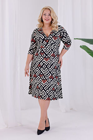 Kadın Siyah Beyaz Geometrik Desen Kruvaze Yaka Beli Lastikli Büyük Beden Elbise
