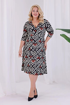 Kadın Siyah Beyaz Geometrik Desen Kruvaze Yaka Beli Lastikli Büyük Beden Elbise