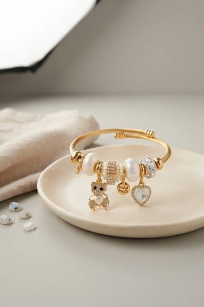 Mey İthalat Tedy Bear Model Gold Renk Beyaz Charmlı Bileklik