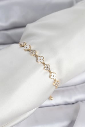 Mey İthalat Gold Renk Zirkon Taşlı Sıralı Yonca Model Asansörlü Kadın Bileklik