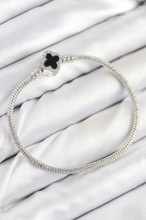 Pirinç Charm Zirkon Taşlı Yonca Model Gümüş Renk Kadın Bileklik