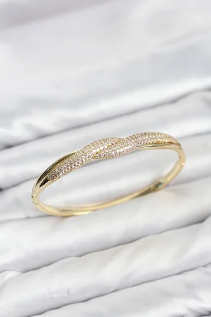 Mey İthalat Gold Renk Zirkon Taşlı Sarmal Model Kadın Kelepçe Bileklik