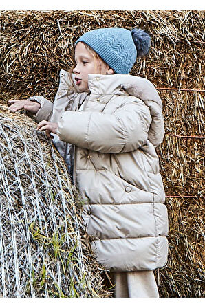 Mayoral Kız Çocuk Kürk Süslemeli Kapüşonlu Uzun Mont 4447 Krem