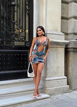 Askılı Fırfırlı Dekolteli Desenli Tül Mini Elbise