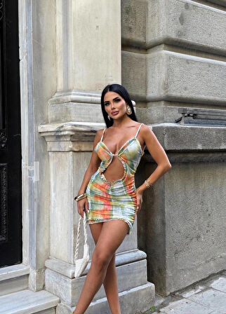 Askılı Fırfırlı Dekolteli Desenli Tül Mini Elbise
