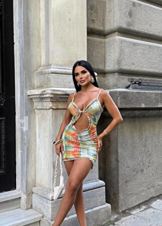 Askılı Fırfırlı Dekolteli Desenli Tül Mini Elbise