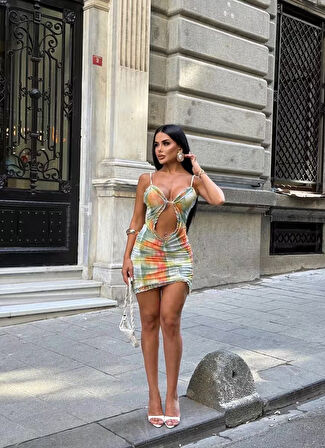 Askılı Fırfırlı Dekolteli Desenli Tül Mini Elbise