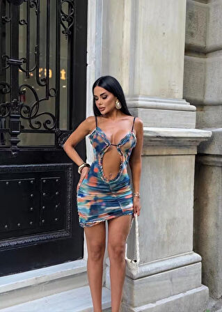 Askılı Fırfırlı Dekolteli Desenli Tül Mini Elbise