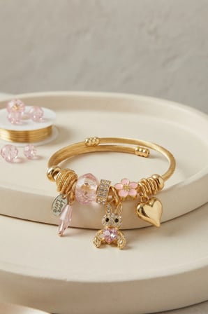 Mey İthalat Tavşan Model Gold Renk Pembe Charmlı Bileklik