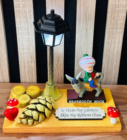 Dekoratif Nasreddin Hoca Biblosu  Işıklı Ahşap Standlı El Yapımı Nostaljik Hediye