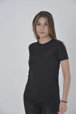 MYTHRIVA  Gögüs Fileli Slim Fit T-shirt - Siyah