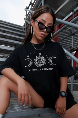 MYTHRIVA  Unisex Baskılı Oversize T-Shirt - Siyah