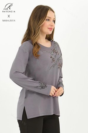 Kadın Gri Büyük Beden Renkli Yaprak Desenli Taşlı Yırtmaçlı Likralı Viskon Anne Penye Bluz
