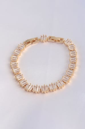 Vip Seri Pirinç Zirkon Taşlı Gold Renk Kare Su Yolu Model Bileklik 5886