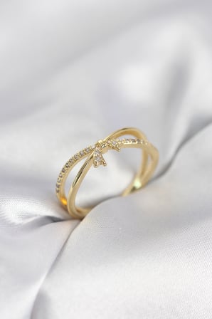 Gold Renk Zirkon Taşlı Fiyonk Model Kadın Yüzük 5886